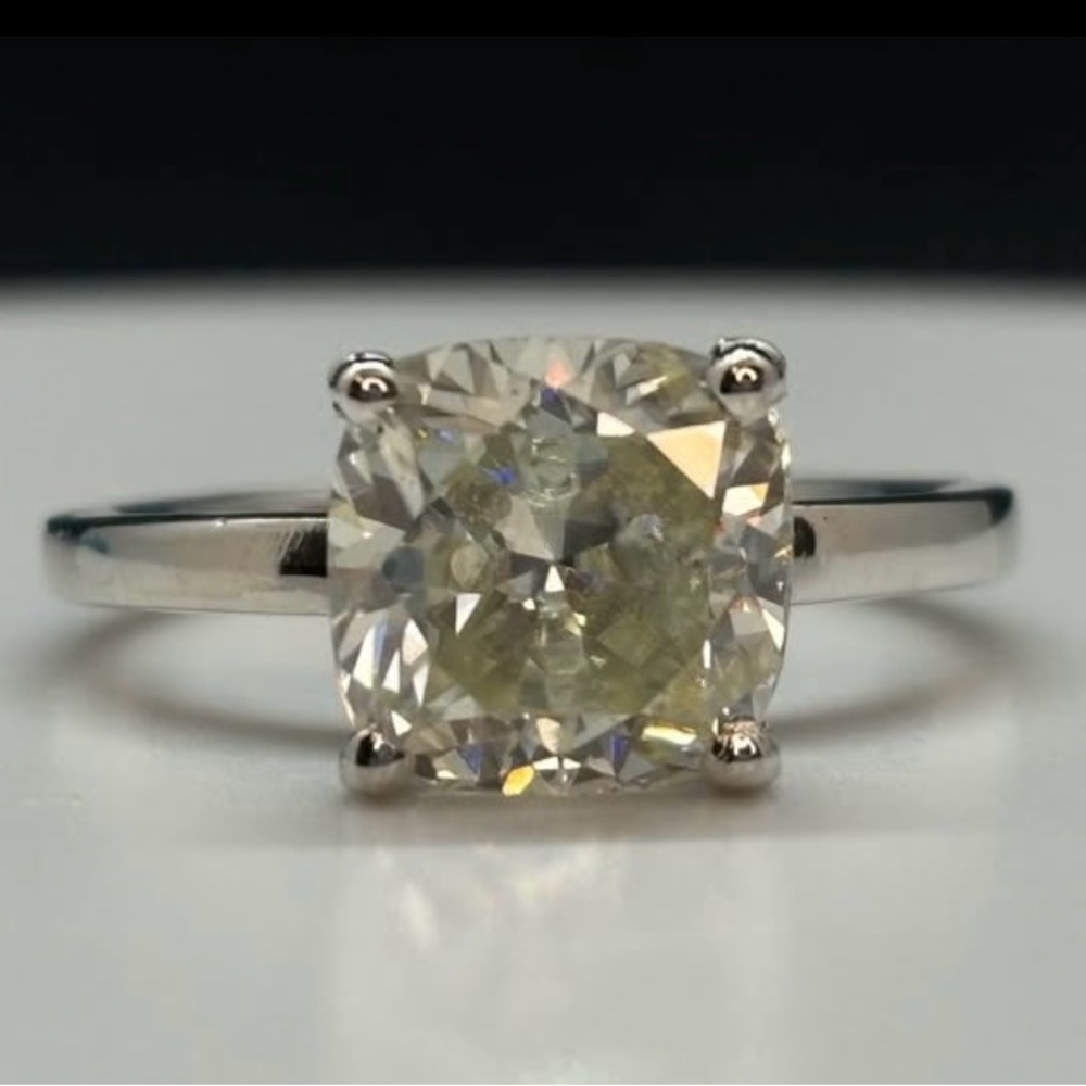 3.11ct MOISSANITE ring size 7